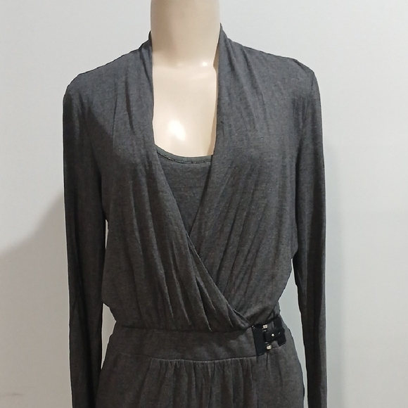 Elegant Gray Wrap Dress - Picture 3 of 8